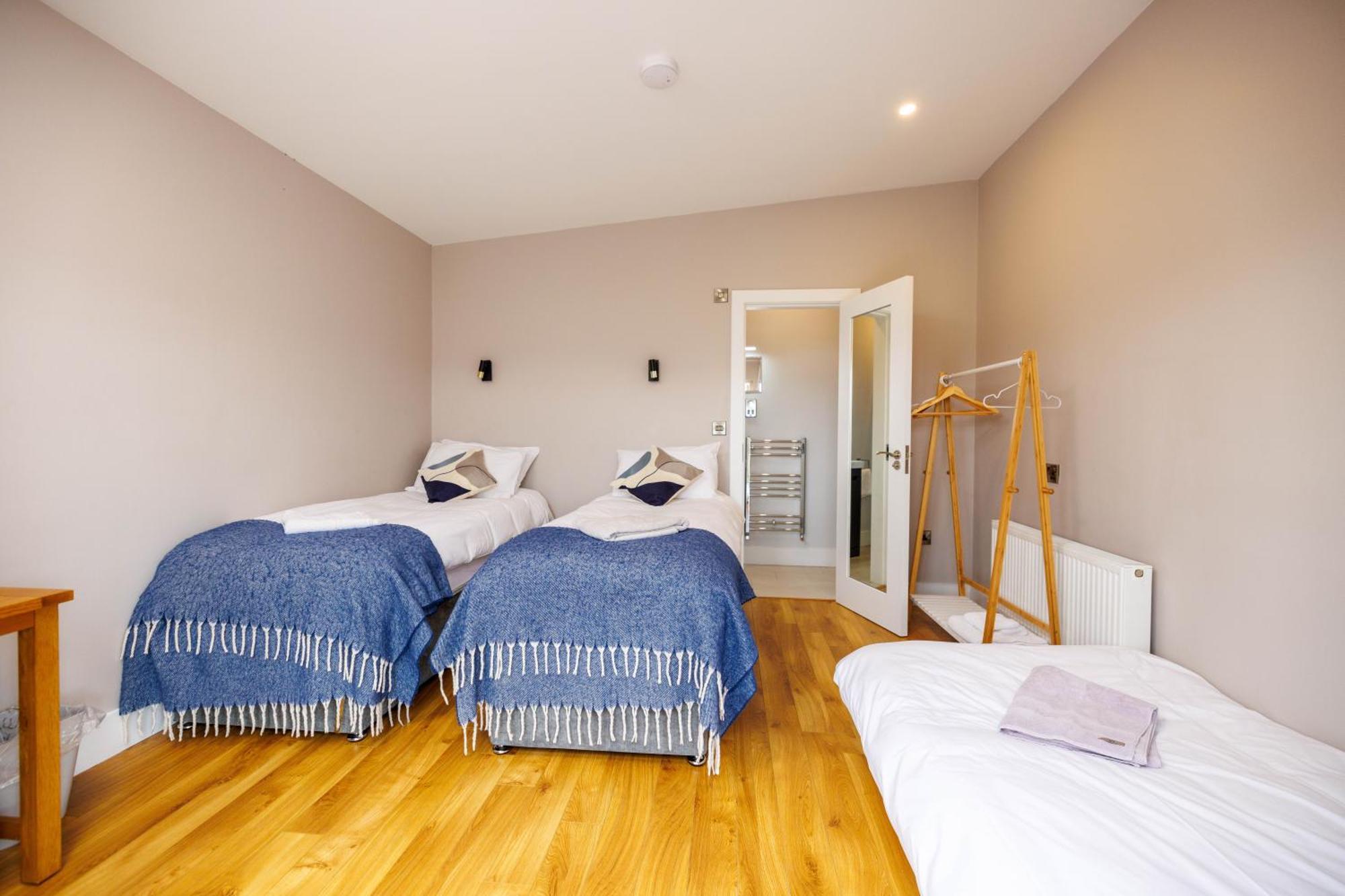 Stoneyford Luxurious Cabins Exterior photo